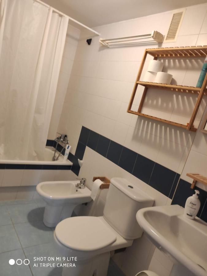 Luminoso Y Acogedor Apartamento En La Playa Oleiros Kültér fotó